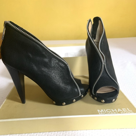 Michael Kors Leather booties - Picture 1 of 7